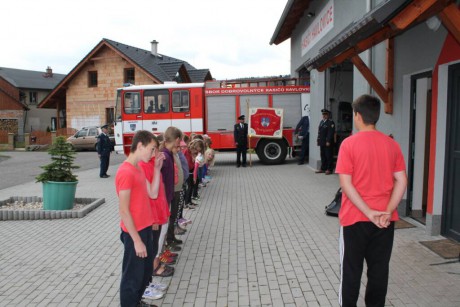 Slavnostní předání členských průkazů  Mladým hasičům (1)