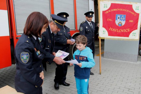 Slavnostní předání členských průkazů  Mladým hasičům (16)