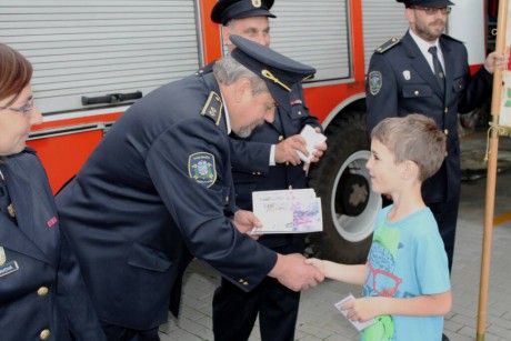 Slavnostní předání členských průkazů  Mladým hasičům (37)