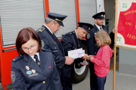 Slavnostní předání členských průkazů  Mladým hasičům (41)