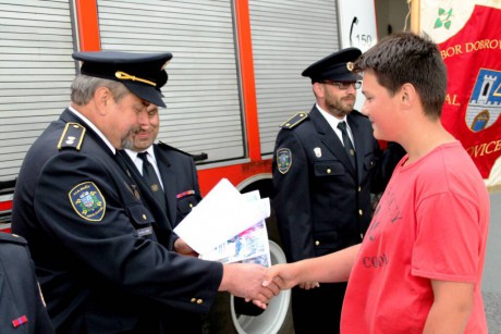 Slavnostní předání členských průkazů  Mladým hasičům (45)
