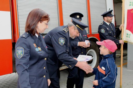 Slavnostní předání členských průkazů  Mladým hasičům (47)