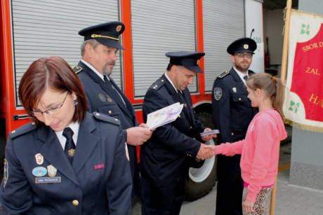 Slavnostní předání členských průkazů  Mladým hasičům (50)