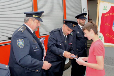 Slavnostní předání členských průkazů  Mladým hasičům (56)