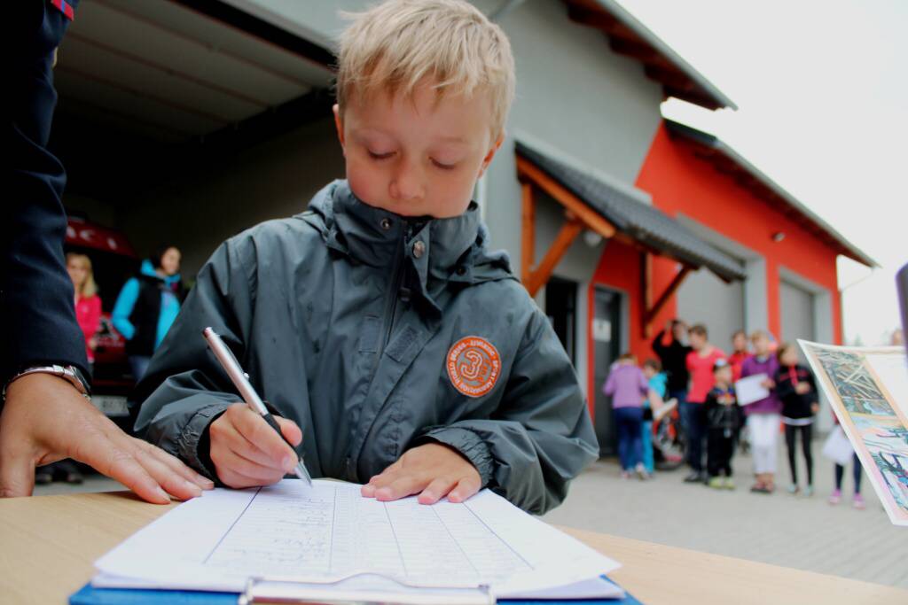 Slavnostní předání členských průkazů  Mladým hasičům (64)